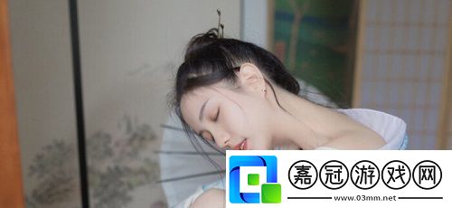 一前一后三個(gè)人一起騎自行車：在運(yùn)動(dòng)中體驗(yàn)生活的樂趣-增強(qiáng)身體健康與心理愉悅