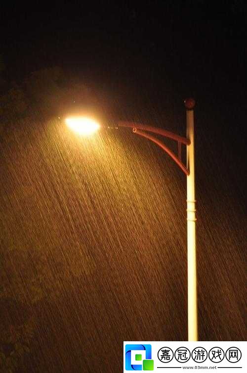 外回り中に突然の大雨一雨宿重新站起來了